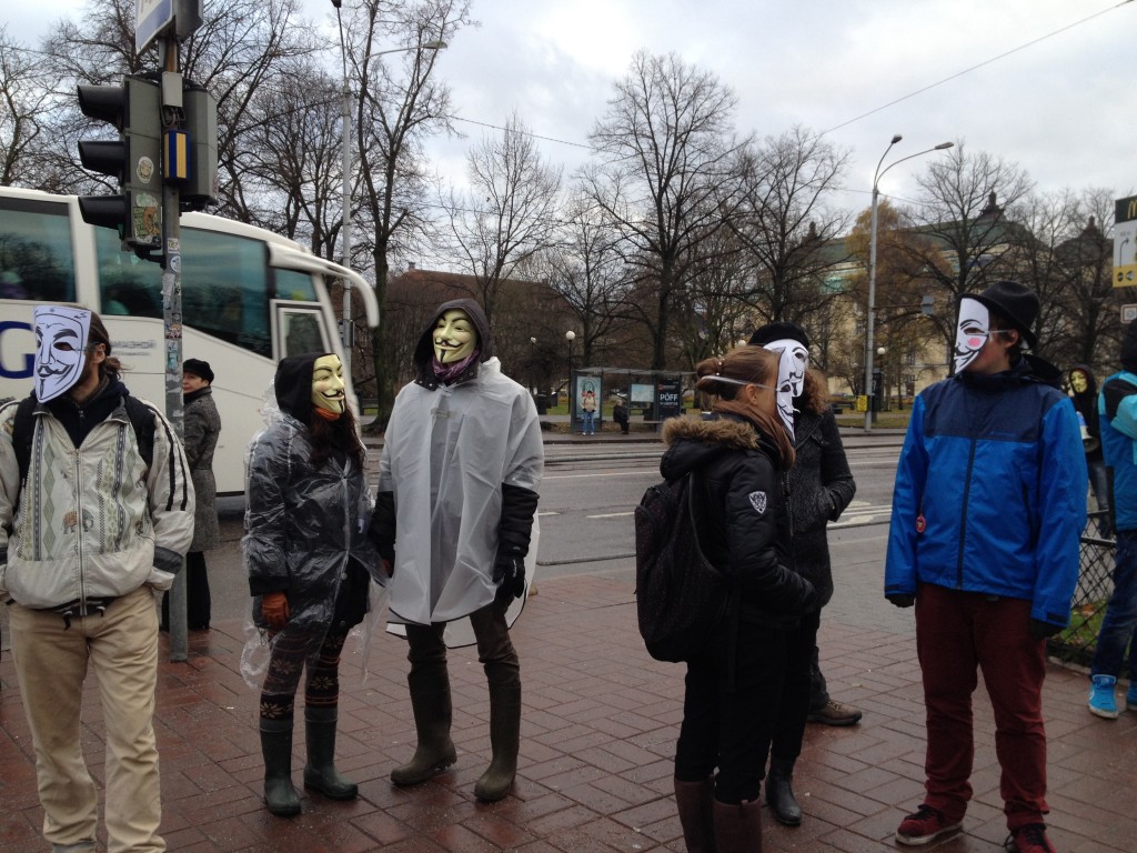 IMG 4139 1024x768 Foto: Jutaan Masked march di Tallinn dan tempat lain di dunia
